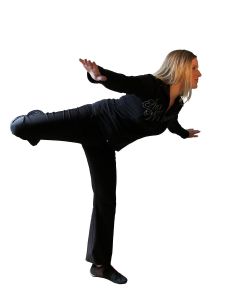 girl_in_black_clothes-balancing.jpg